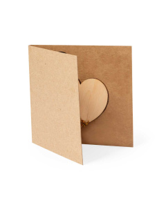 Cuore in legno naturale con semi di fiori selvatici