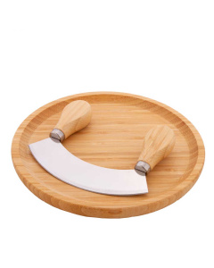 Set composto da mezzaluna con tagliere