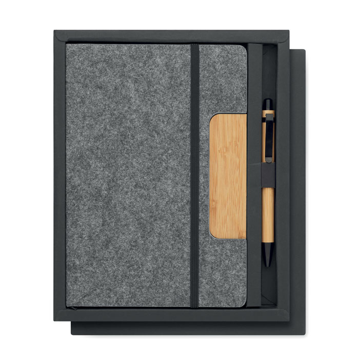 Set quaderno A5 in feltro RPET con penna in bambù