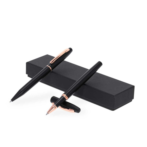 Set regalo penna e roller in alluminio riciclato nero opaco con dettagli oro rosa