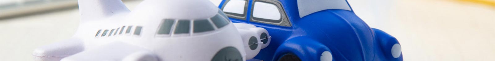 Antistress a forma di areo bianco, antistress a forma di maggiolone blu