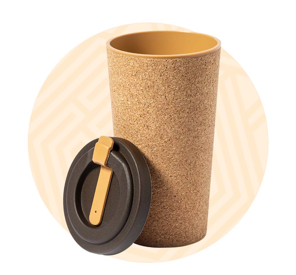 Bicchiere termico in sughero con background arancione