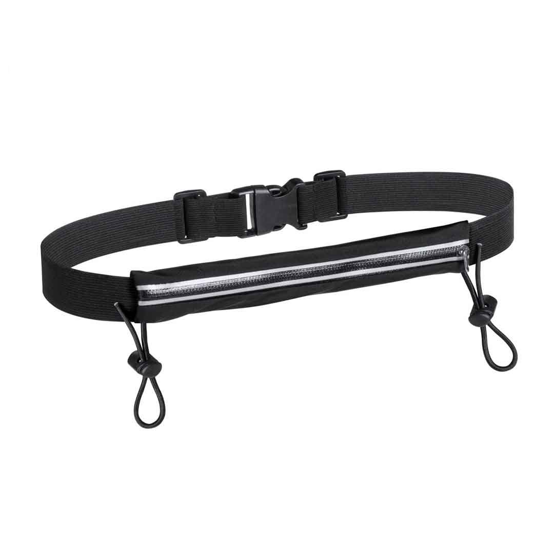 Scatola nera con 3 pitch da golf bianchi e un alza pitch bianco personalizzato con logo