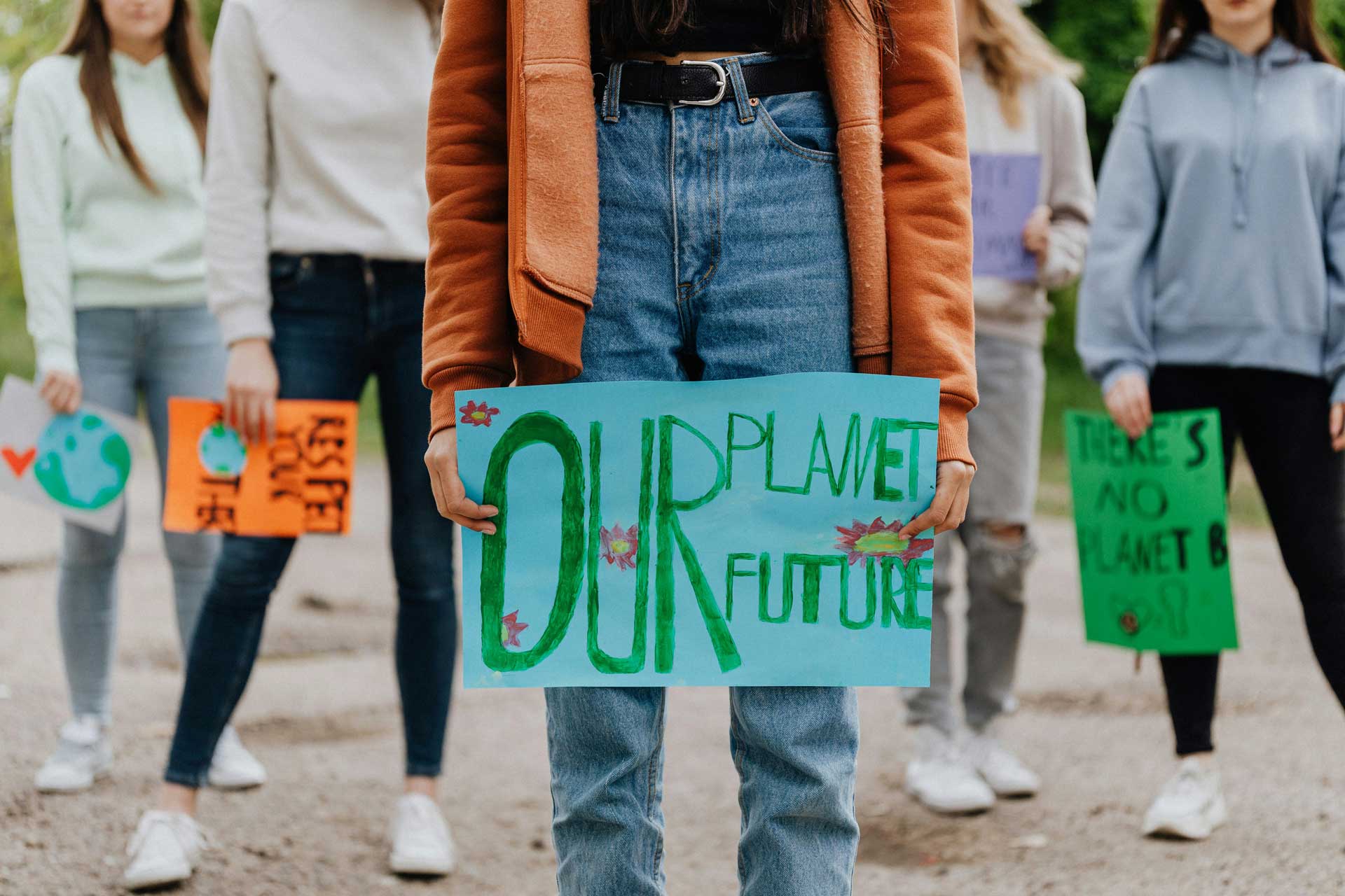 cartelli-colorati-manifestazione-earth-day