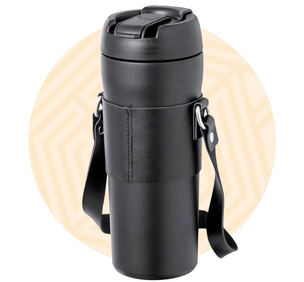Thermos nero con cordino. Background composto da un cerchio arancione. 