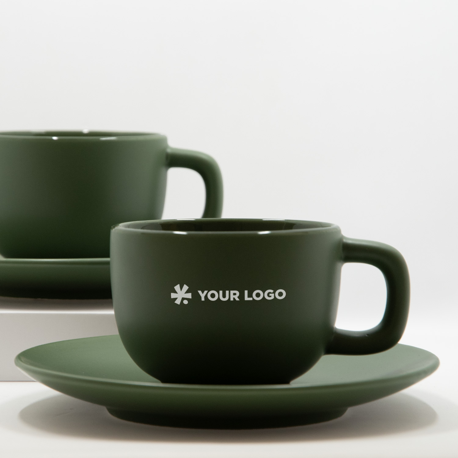 Mug vert personnalisé, un objet publicitaire classique et élégant
